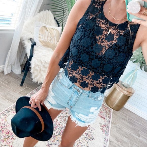 NWT Light Wash High Waist Cutoff Jean Shorts - Picture 6 of 10